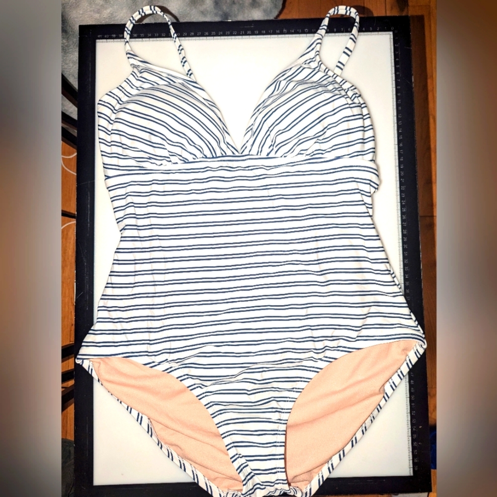 NEW Kona Sol Women’s Triangle High Coverage One Piece Swimsuit L Blue Stripe